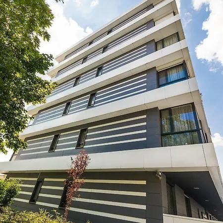 Delea 24 Luxury By Deluxe